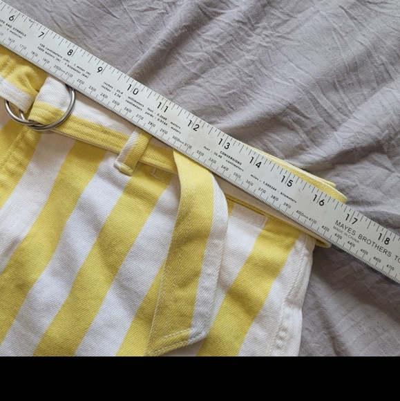 GAP womens size 12 tall, High Rise Yellow stripe short - Picture 10 of 11